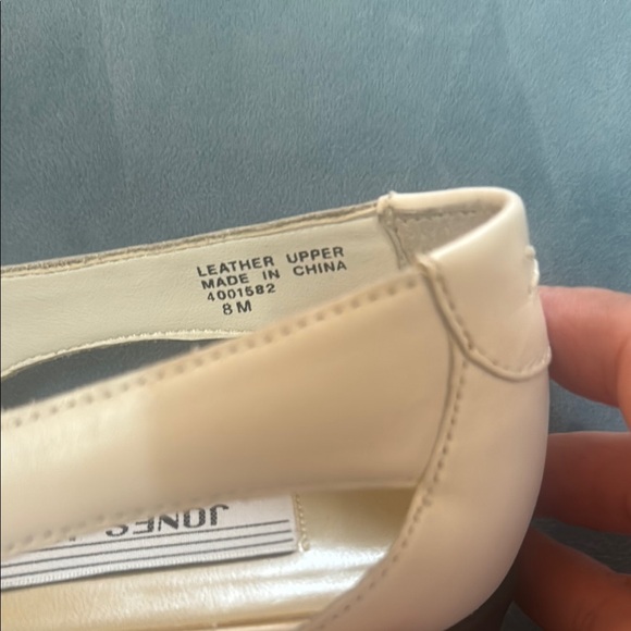 Jones Wear Women's Cream Loafers - Picture 2 of 3